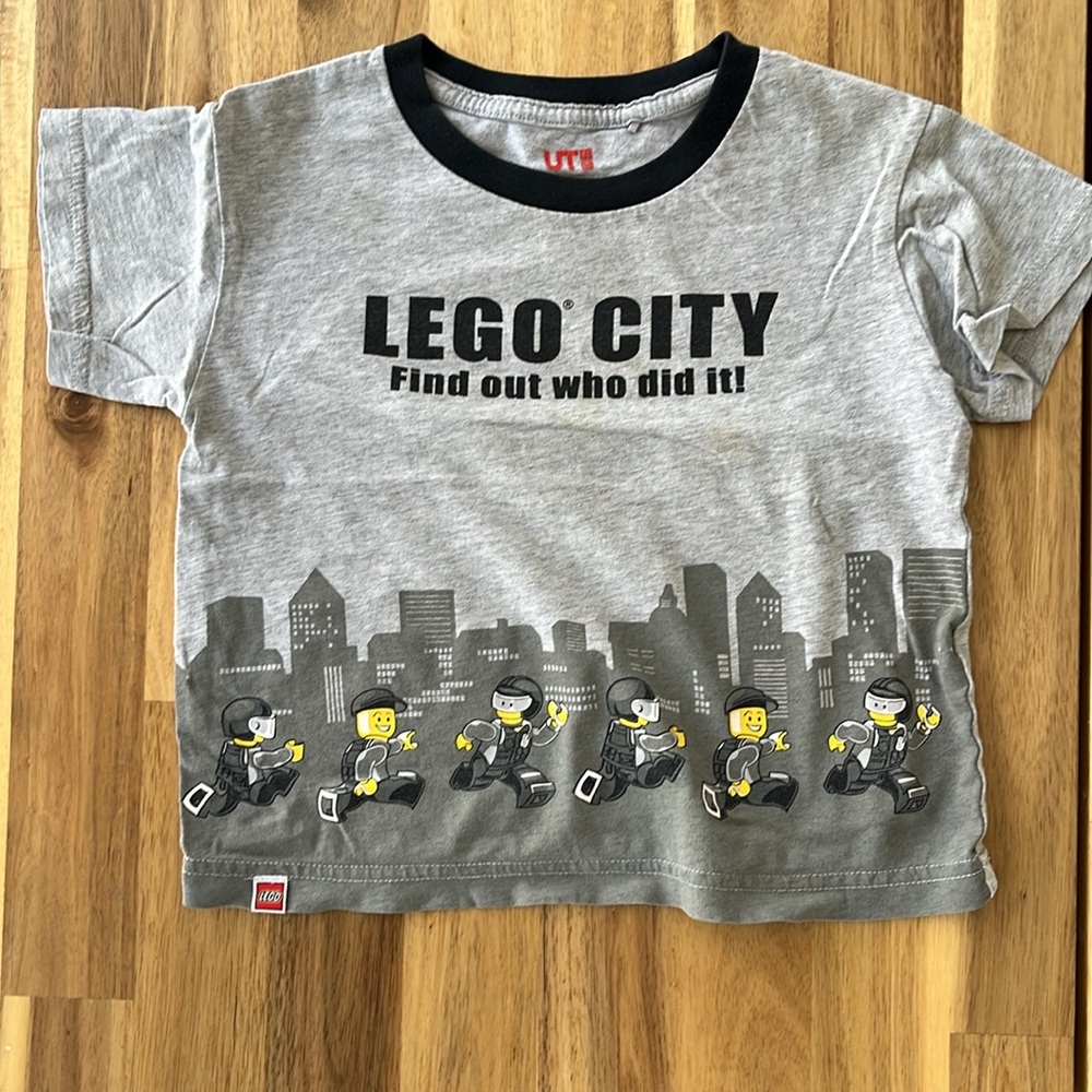 Two Uniqlo x LEGO Gray Kids Tees Bundle Set Unisex Special Edition Crossover - Picture 4 of 7